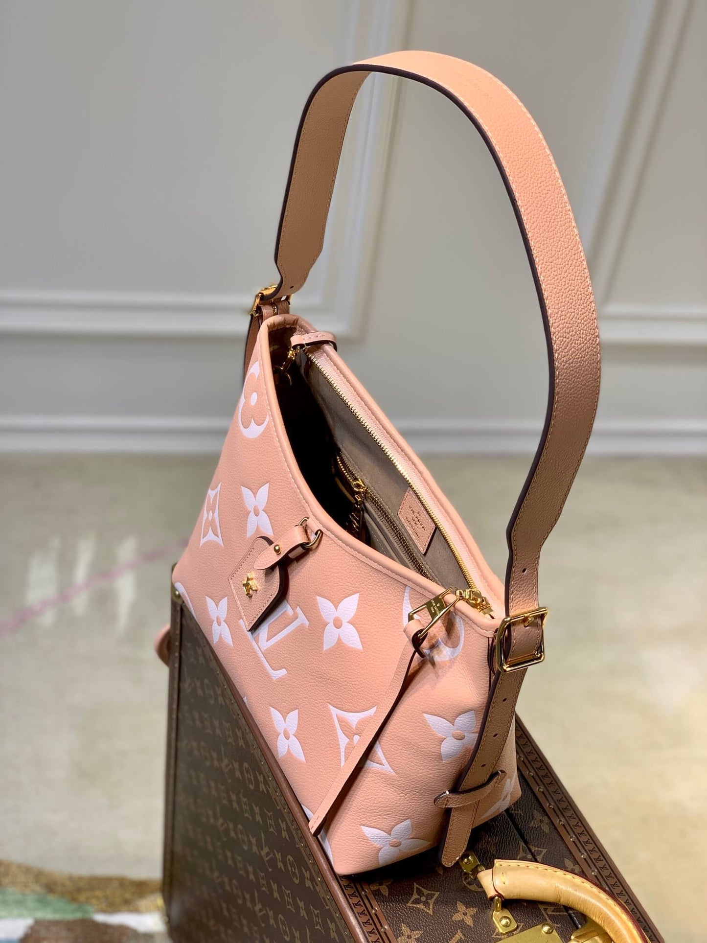 M46298 CarryAll Monogram Empreinte 29cm pink