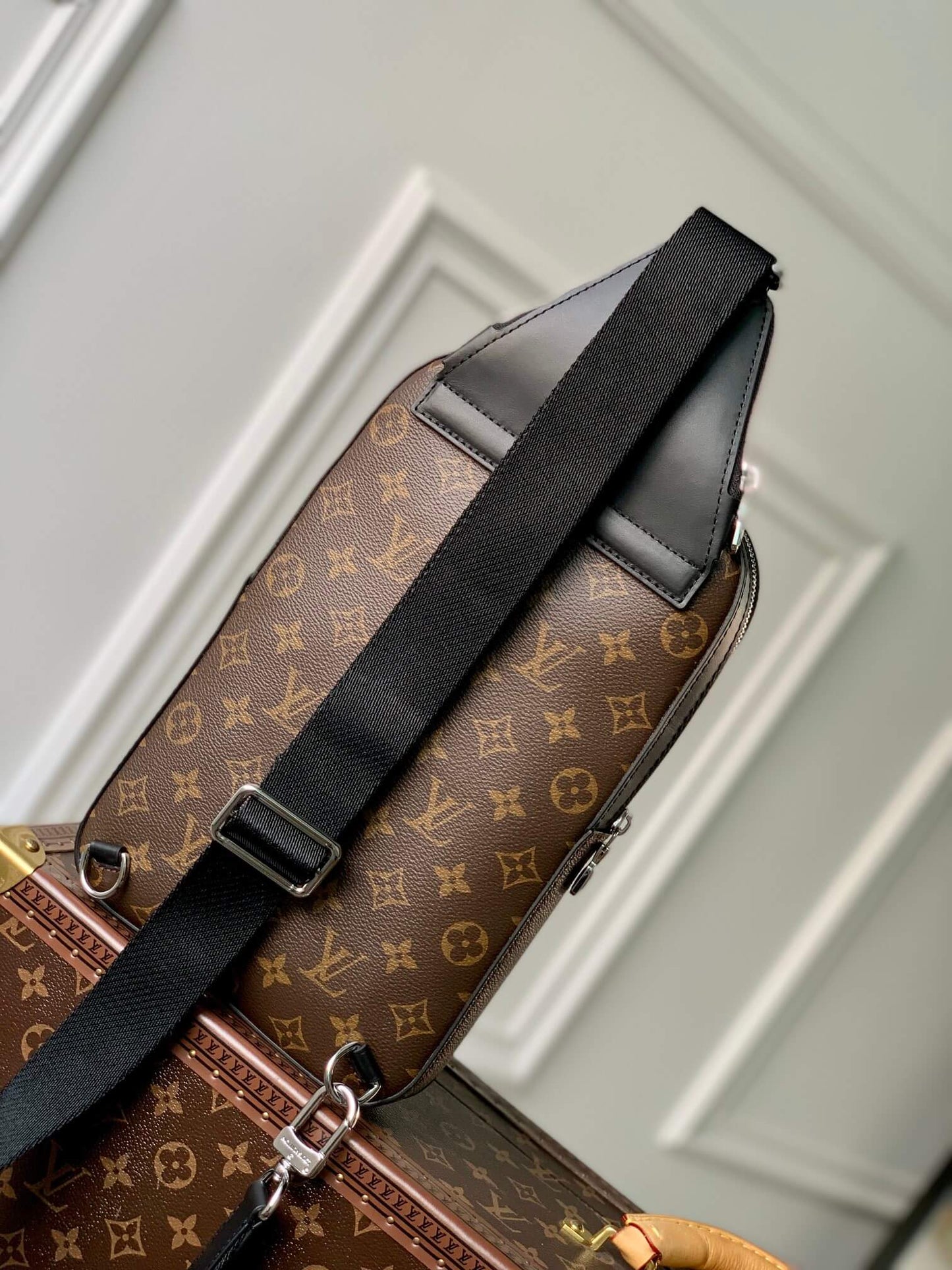 M46327 AVENUE monogram 20cm brown