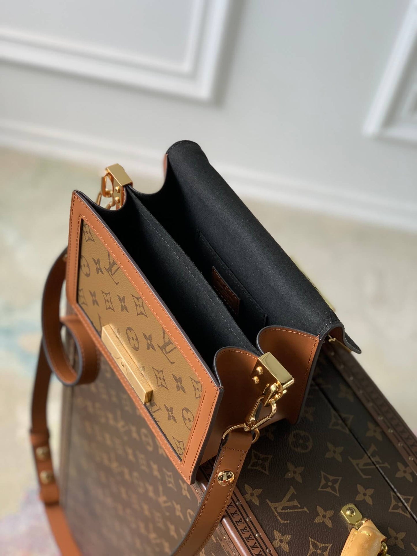 M46537 Mini Dauphine Lock XL Nicolas Ghesquière 20cm COWHIDE/ REAL LEATHER