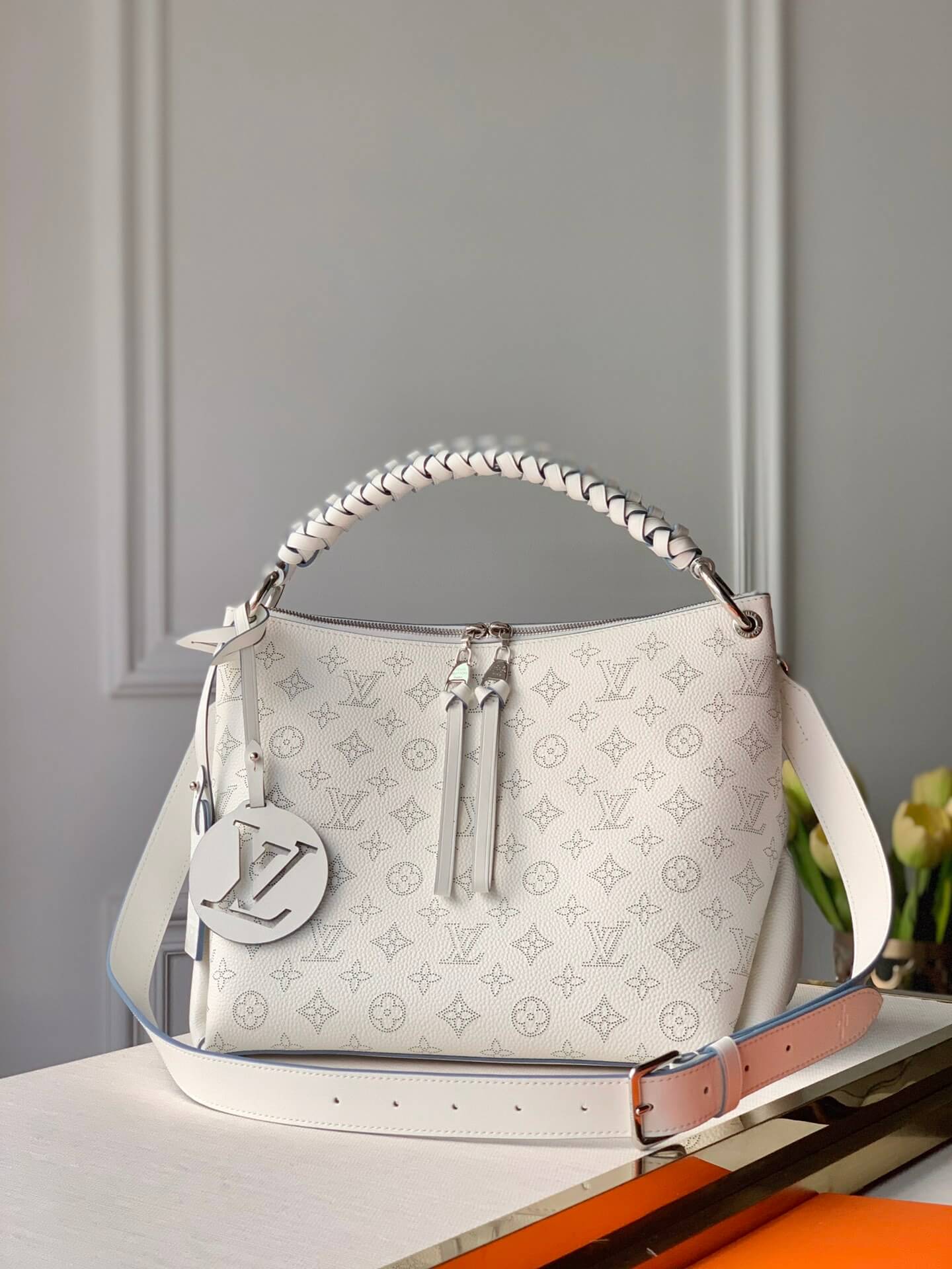 M56201 Babylone BB 32cm Lambskin white