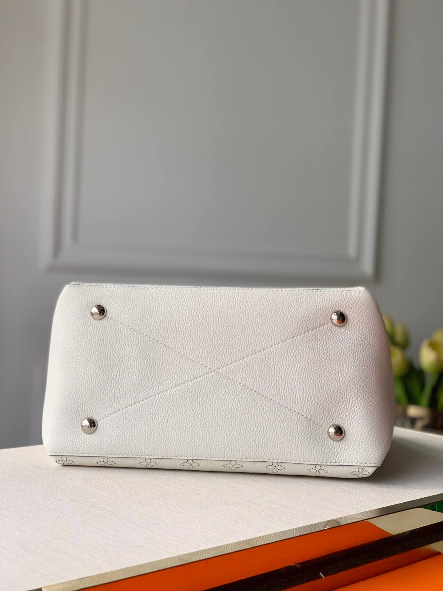 M56201 Babylone BB 32cm Lambskin white