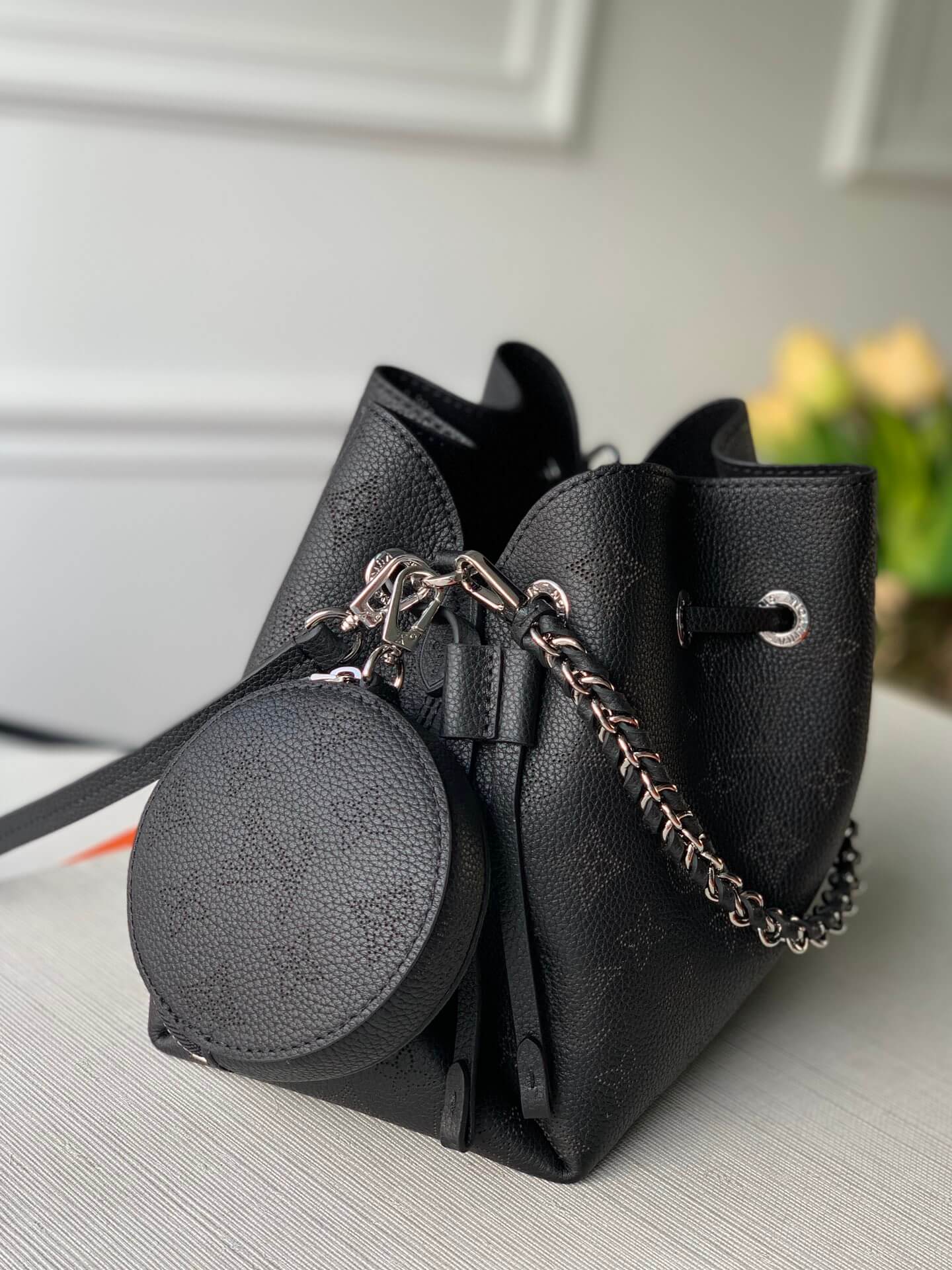 M57070 BELLA Bucket bag Monogram 19cm black