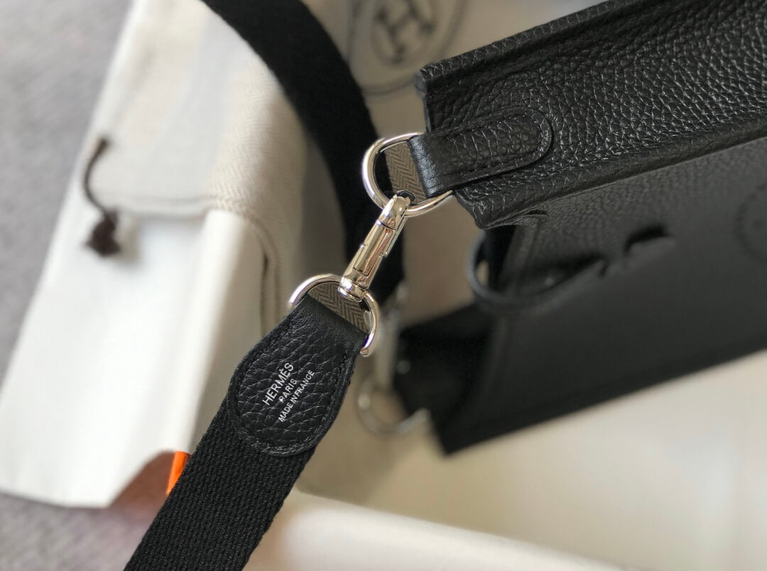 silver strap bucklet for crossbody bag in summer