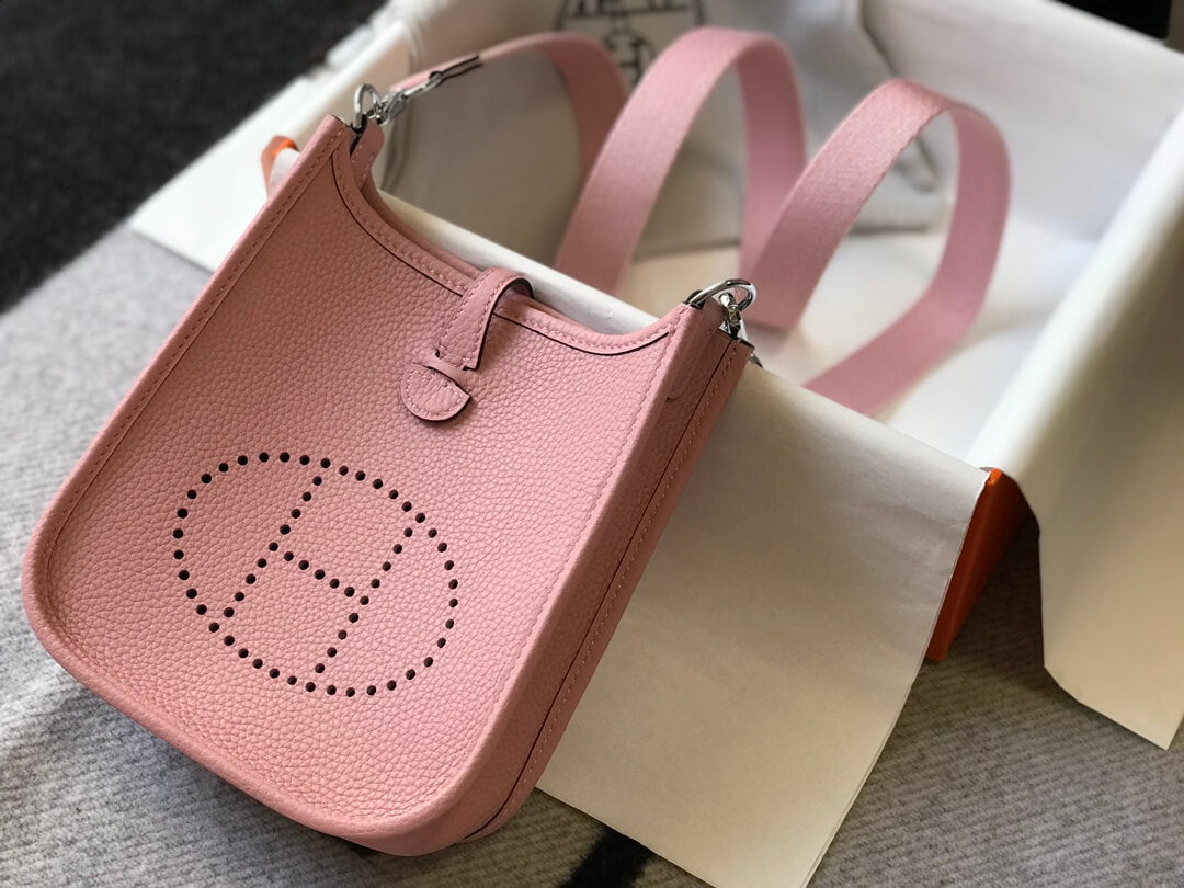 pink mini crossbody bag in summer women't outfit