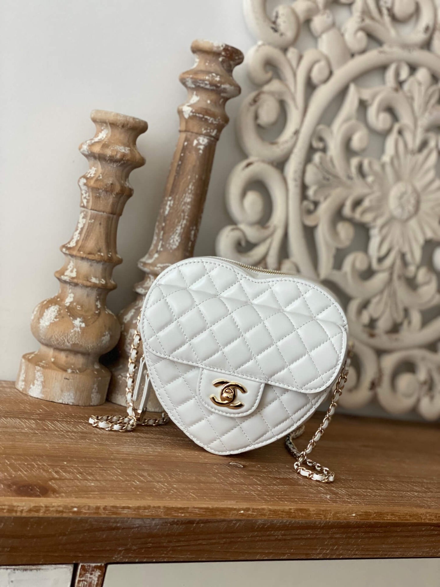 DOAS3191 shoulder bag white Leather