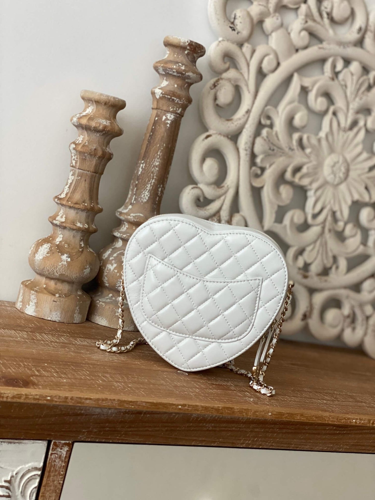 DOAS3191 shoulder bag white Leather