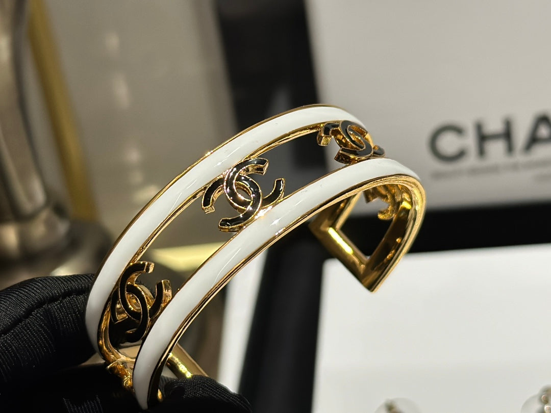 Rich Thousand Gold Sweet Cool Fashion Versatile Enamel Hollow Bracelet SZC6